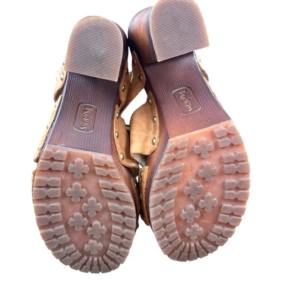 leather platform